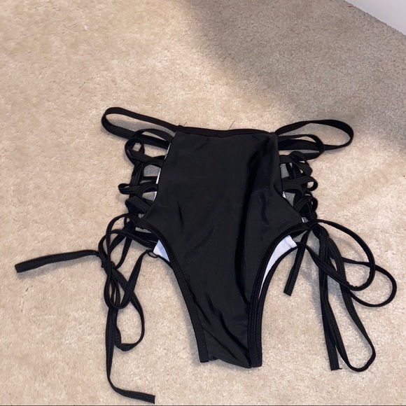 Sexy bikini bottom - Picture 2 of 3